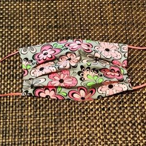 Handmade face mask with filter pocket